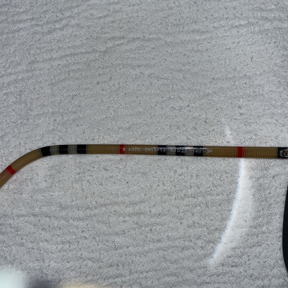 EUC Womens Burberry Caroll Sunglasses - Picture 7 of 7